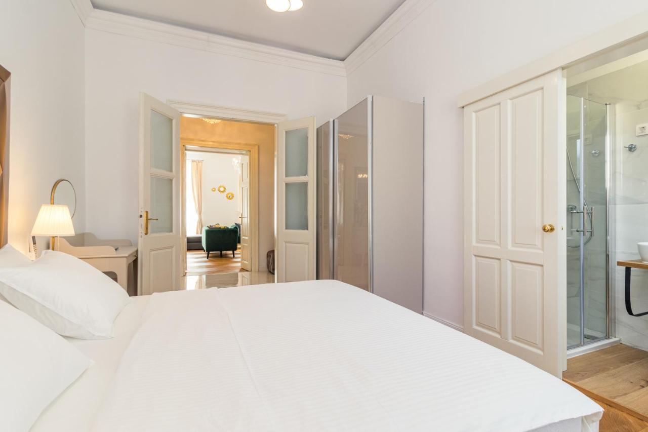 Apartment Augier - Elegant & Spacious - City Centre Pula Ngoại thất bức ảnh